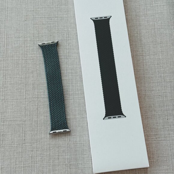 Official Apple Watch Band Braided Solo Loop, 38 40 41mm, Size 4, Green & Purple - Picture 3 of 9